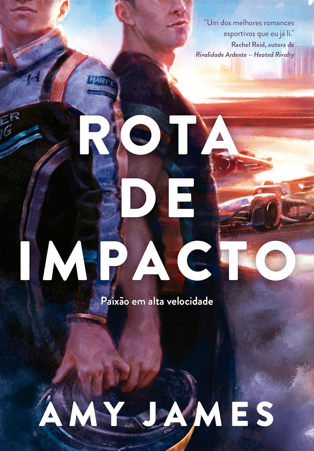 Mãos entrelaçadas de dois pilotos de Fórmula 1, um com adesivo arco-íris no capacete, simbolizando a história LGBTQ+ de Heated Rivalry.