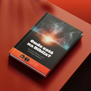 Capa do eBook "Onde está na Bíblia – Versículos bíblicos contra as heresias modernas" de Ariel Lazari, com Bíblia aberta, versículos iluminados e fundo de cidade contemporânea.